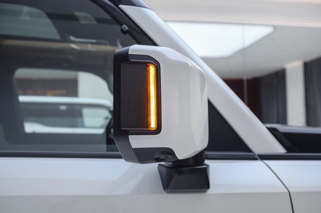 Gương chiếu hậu của Lexus GX550 2024