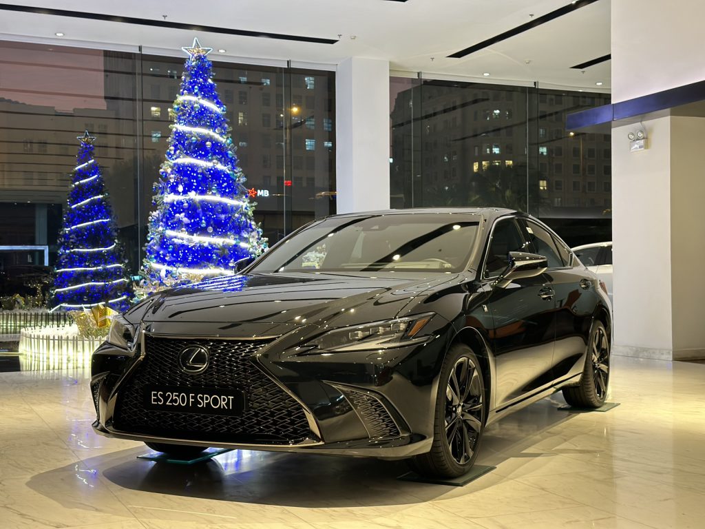 Lexus ES250 F-Sport 2024