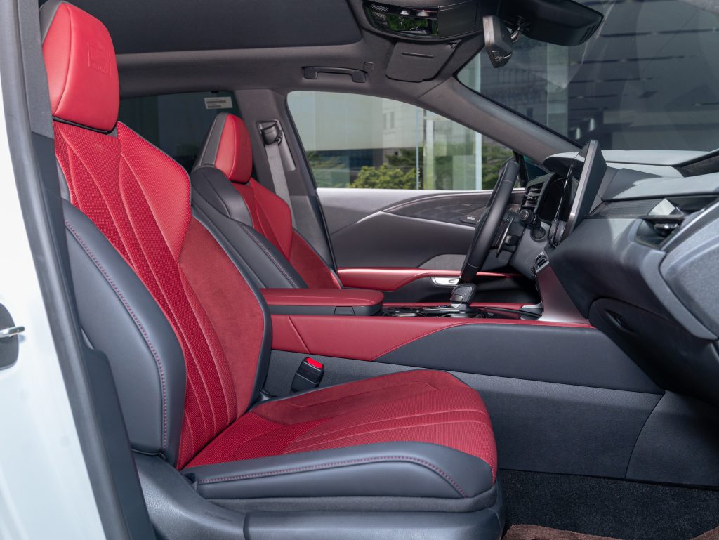 Ghế thể thao của Lexus RX350 F-Sport 2024