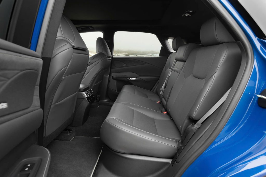 Hàng ghế sau của Lexus RX350 F-Sport 2024